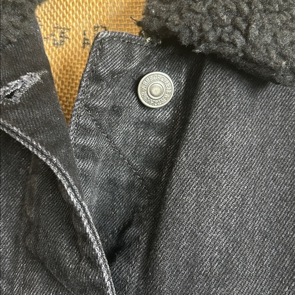 Abercrombie & Fitch Sherpa Collar Cropped Denim Jacket in Black Sz M - Picture 6 of 11